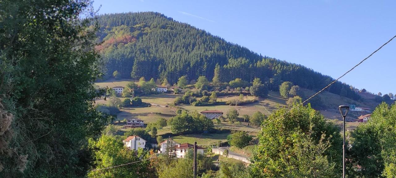 Alojamiento Rural, Jardin, A 25 Minutos De Bilbao, Parking Gratuito Arantzazu Exterior photo